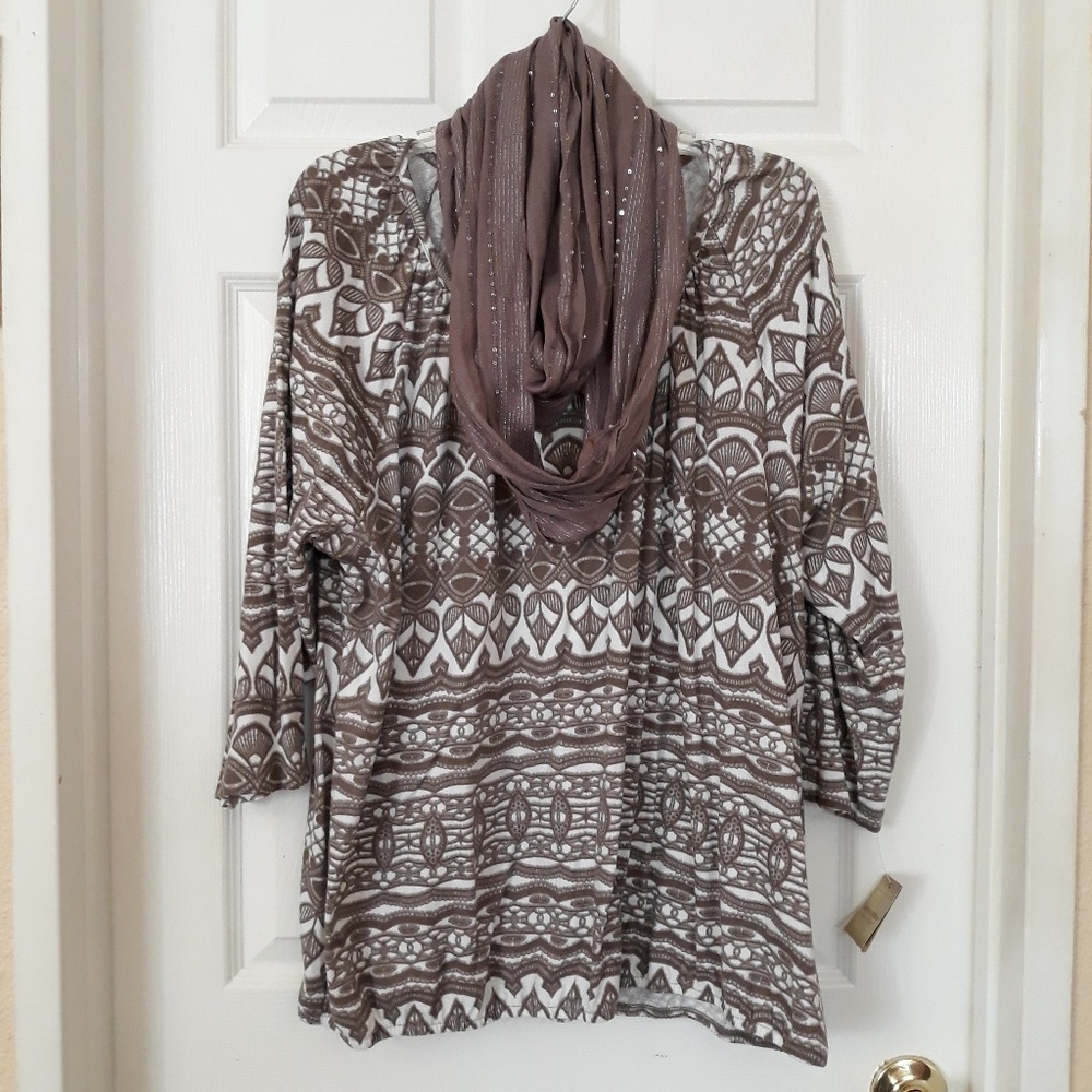 NWT Women's blouse with scarf